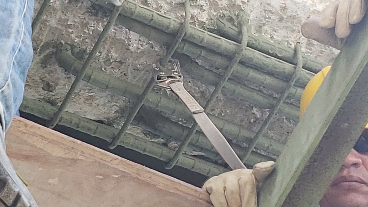 convialctg's tweet photo. REFUERZO DEL PUENTE BAZURTO EN EXCELENTE ESTADO. PROTEGIDO ANTES DEL RECUBRIMIENTO https://t.co/oJ4nWsmmZS