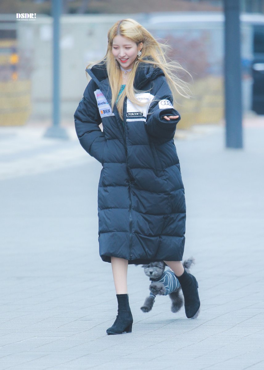 DSDR1207s's tweet photo. 190202  #GFRIEND #SOWON

The way Meonji always runs after Sowon is so cute ㅠ— ㅠ

#여자친구 #ヨジャチング 
#소원 #김소정 #ソウォン https://t.co/n15peF5Cyr