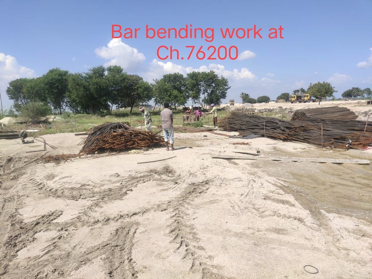 SWRRLY's tweet photo. Creating Infrastructure:

Railways working expeditiously to bring Sindhanur on Railway map as part of new line between Ginigera  and Raichur.

The new  rail line will be a game changer in development of these regions of  Karnataka https://t.co/3xAQ1rVO0c