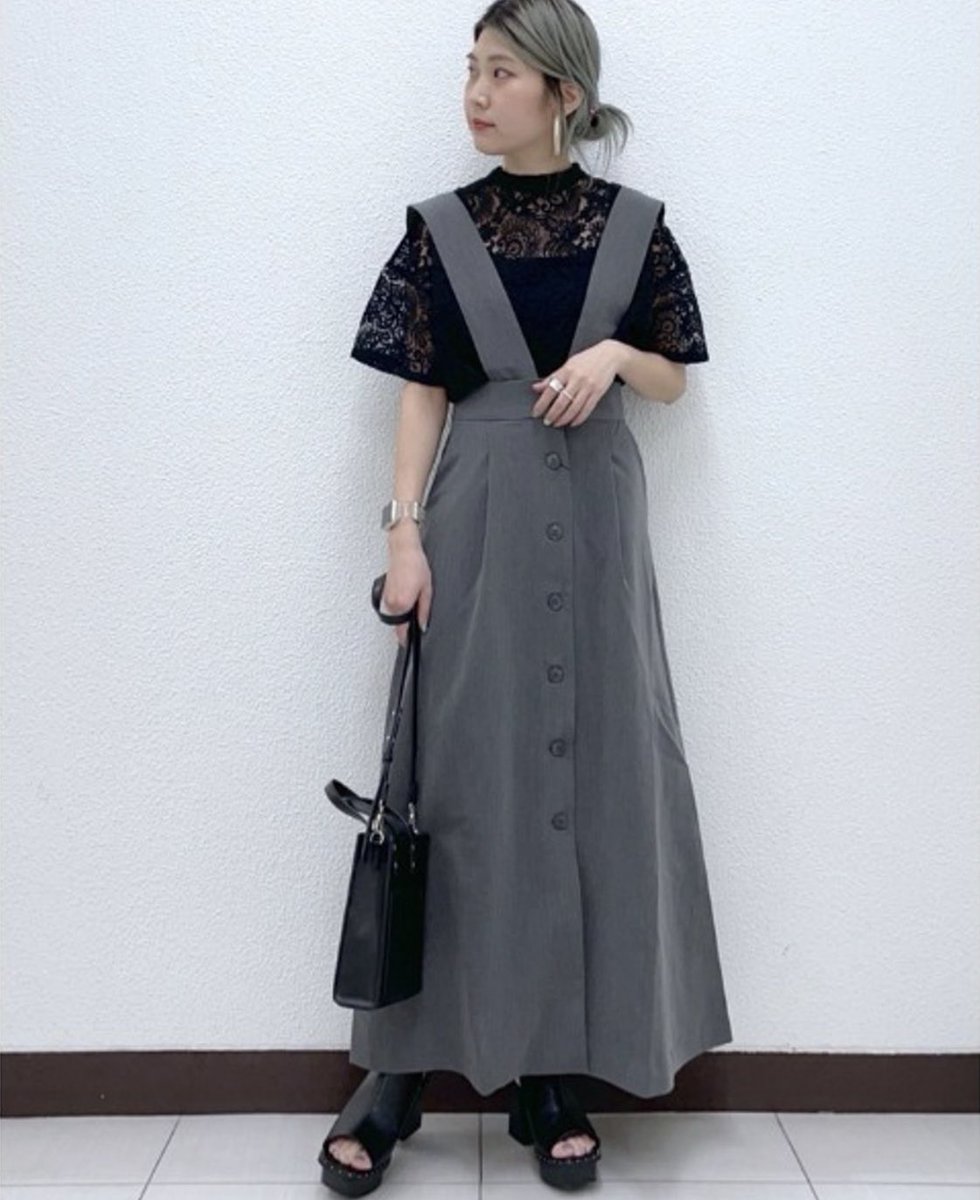 BUDOFASHION's tweet image. レースはガーリーファッションだけではなく、カジュアルにもモードにも使える優秀素材です😊⭐️

エスニックな雰囲気のレース模様をバンドカラーで仕立てたこちらのシャツが着まわしやすそうです。

白も黒もどちらもいいなぁ☺️💕

▶︎『PAGEBOY』レースバンドカラーシャツ