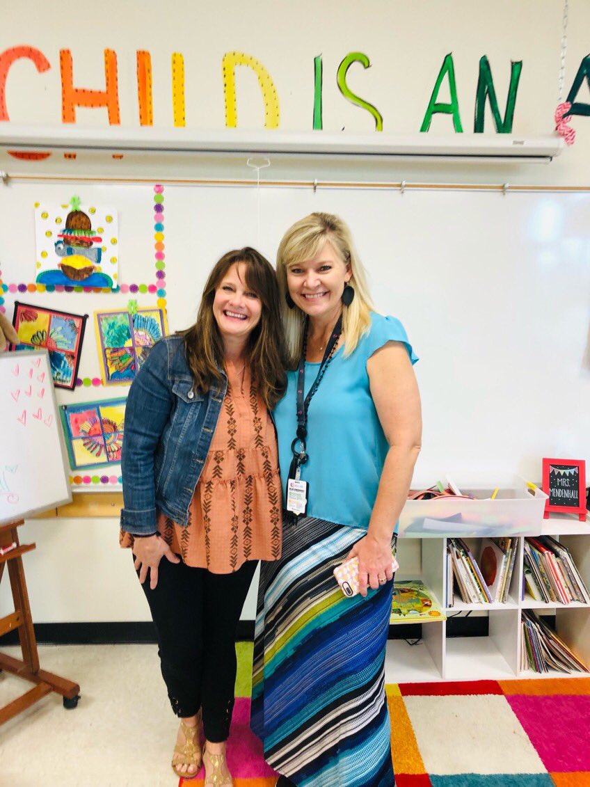 Glittergal_TM's tweet photo. What a happy first day surprise with @AmyRMalone Always a great day at CSES❤️ #gettingtheyearstartedtherightway 2021-22 #🐝🍃 @ClearElementary #friendsarethebest #gofortheGOLDCSES https://t.co/w3L84MOunY