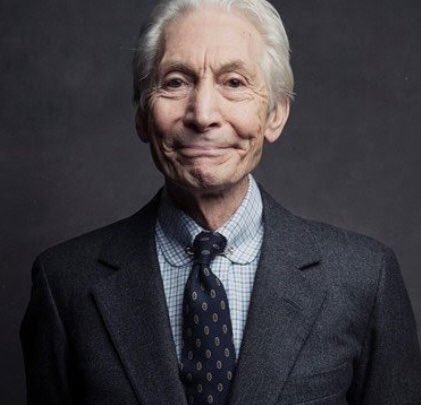 FandomKent's tweet image. Ya nada será igual #CharlieWatts El CABALLERO 👏👏👏👏👏👏👏De pié, hasta que las manos duelan.