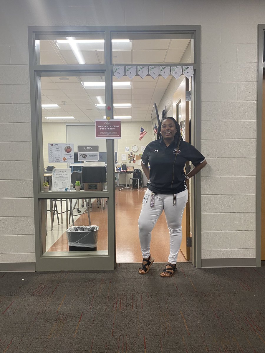 Miss__Gantt's tweet photo. First Family Engagement Night ever, and it was a success! 😁I got to meet a lot of my student’s parents and a few of students I don’t teach but see in the halls and speak to often. It’s events like these that make me love 💕 what I do even more. #PMSGrows #PelionPROWL https://t.co/zdJxYSMFNy