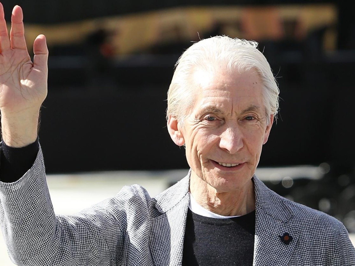 soydiegocabral's tweet photo. #AdiosCharlieWatts El legendario baterista de The Rolling Stones
El músico Charlie Watts falleció en Londres a los 80 años. Se había unido a la histórica banda británica liderada por Mick Jagger en 
.
#CharlieWatts
#TheRollingStones https://t.co/fnqoIEyo5W