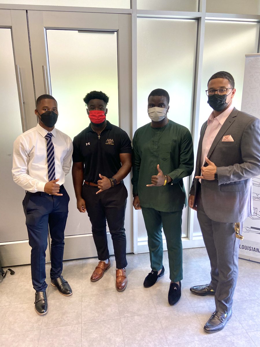 ULAlphas's tweet photo. Who ya wit?🧊 #icecoldtuesday https://t.co/gLDJu3KtqZ