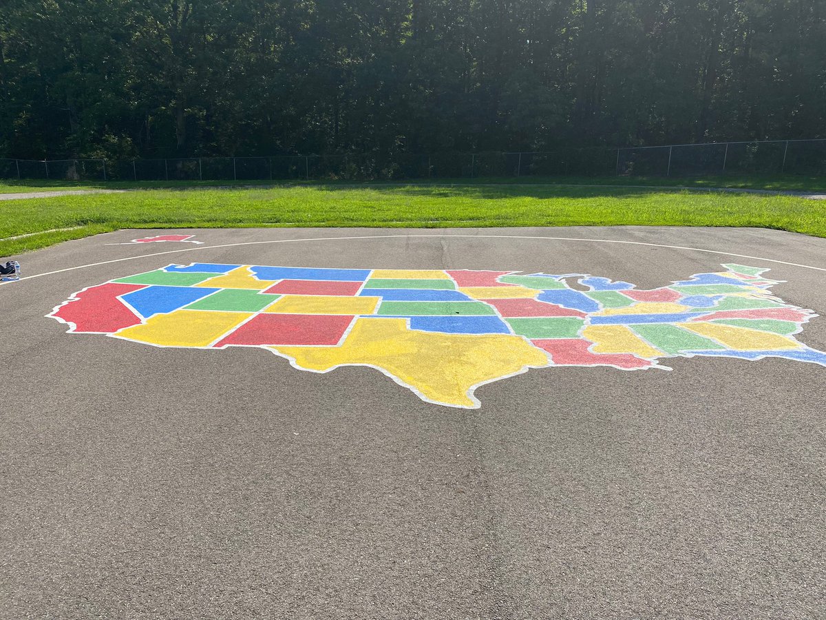 GAES staff members braved the heat today to work on our USA blacktop map! ☺️🌞🔥🇺🇸