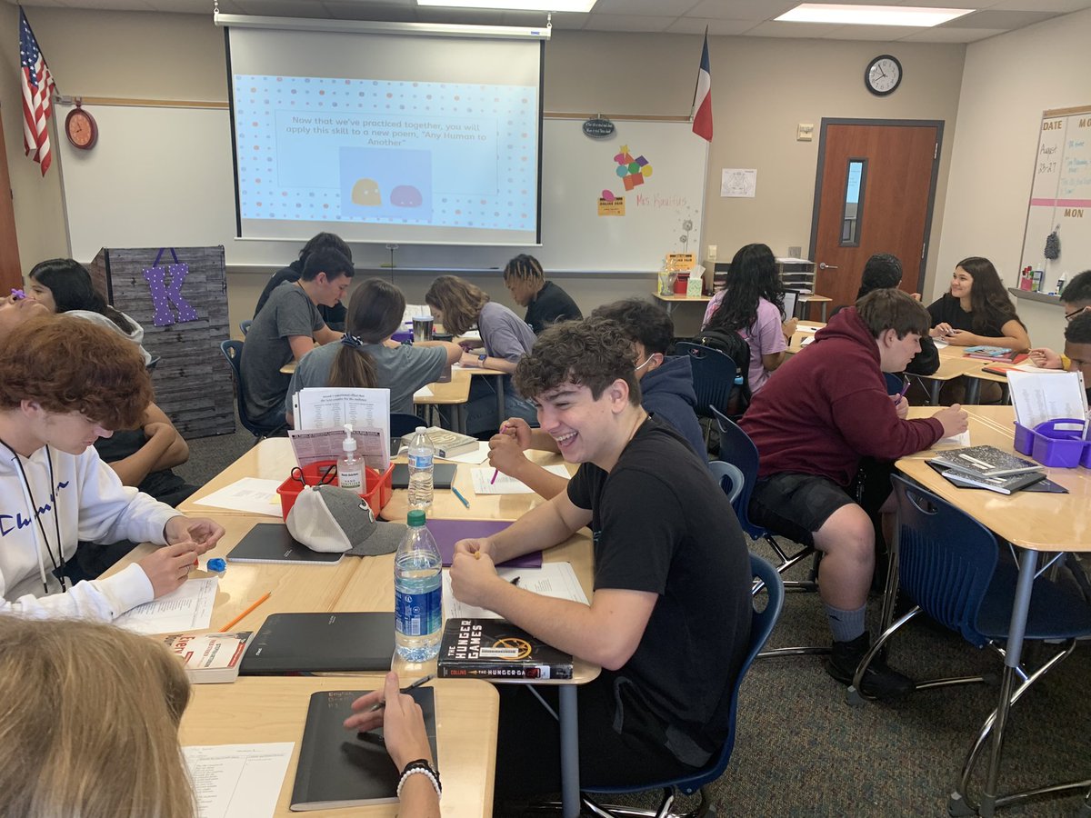 AhsEnglish3's tweet photo. Fidget toys and poetry! Just another day in English 3! @HumbleISD_AHS @HumbleISD_ELA @BrianneKalkman @MichelleWrites3 https://t.co/IKf12nEKkU