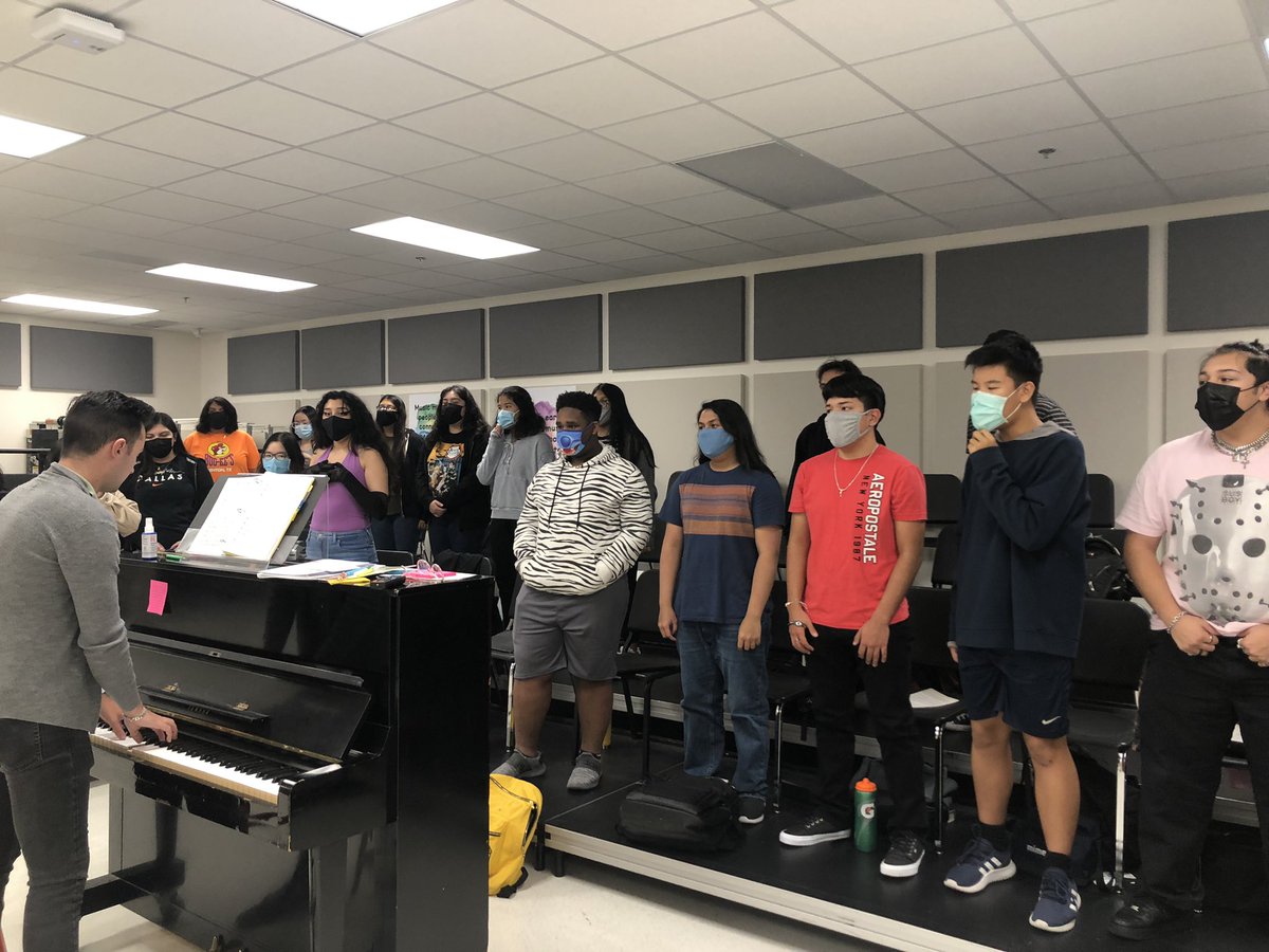 Raider_Choir tweet picture