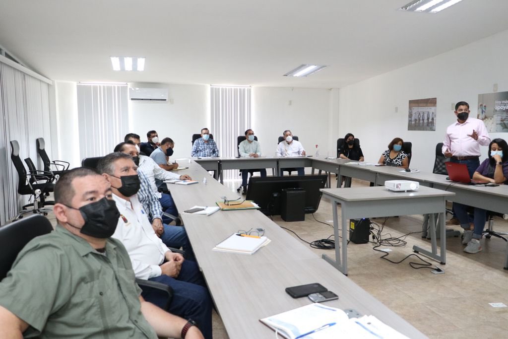 Secam_Oficial's tweet photo. La #SAGyP encabezó la reunión de trabajo del Grupo Técnico de la Comisión  Interinstitucional para la Regularización de Centros de Sacrificio, en donde, participaron la #SOP, #SEMAHN, así como #SENASICA y #DIPRIS;. 

¡Unidos, #ChiapasEsMásFuerte!

👉 https://t.co/cKZ6T9fguw https://t.co/bJIhBh8xmi