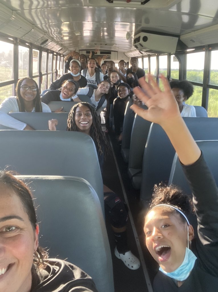 RandleVB's tweet photo. First district match on the road, first district win. My girls handled their business with a program sweep across town. ๐ค๐๐ฆ#startunknown #finishunforgettable #DefendtheDen #lovemygirls https://t.co/L6DhEVswDg