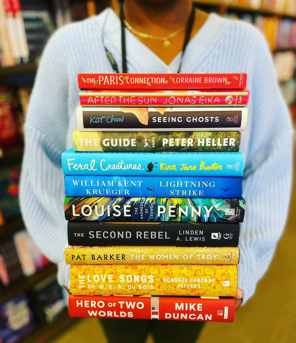BNRiverCrossing's tweet photo. N•E•W BOOKS! 📚 

.
.
#barnesandnoble #bookstack #books #newbooks #bookstore #newreleasebooks #newreleasetuesday #tbrlist #bookrecs #booksellerlife #indianapolis https://t.co/VUnPPEMIOv