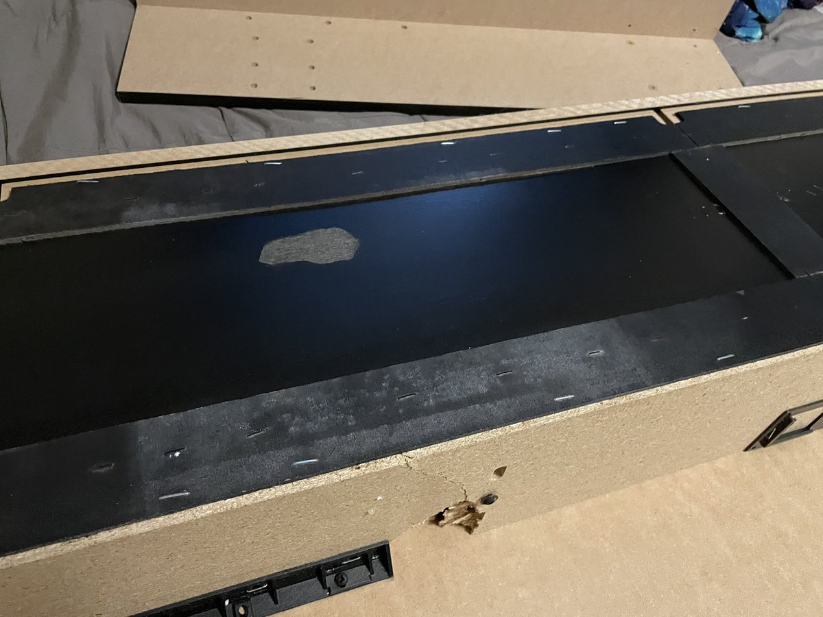 oliphantjhs's tweet photo. Finally received @Wayfair order today…with several broken spots.  Could not have been nicer about making it right — full replacement at no cost.  Sucks it happened, but happy with my experience dealing with them!  Hopefully attempt number two is more successful! 😀 https://t.co/UZQvwZkh3y