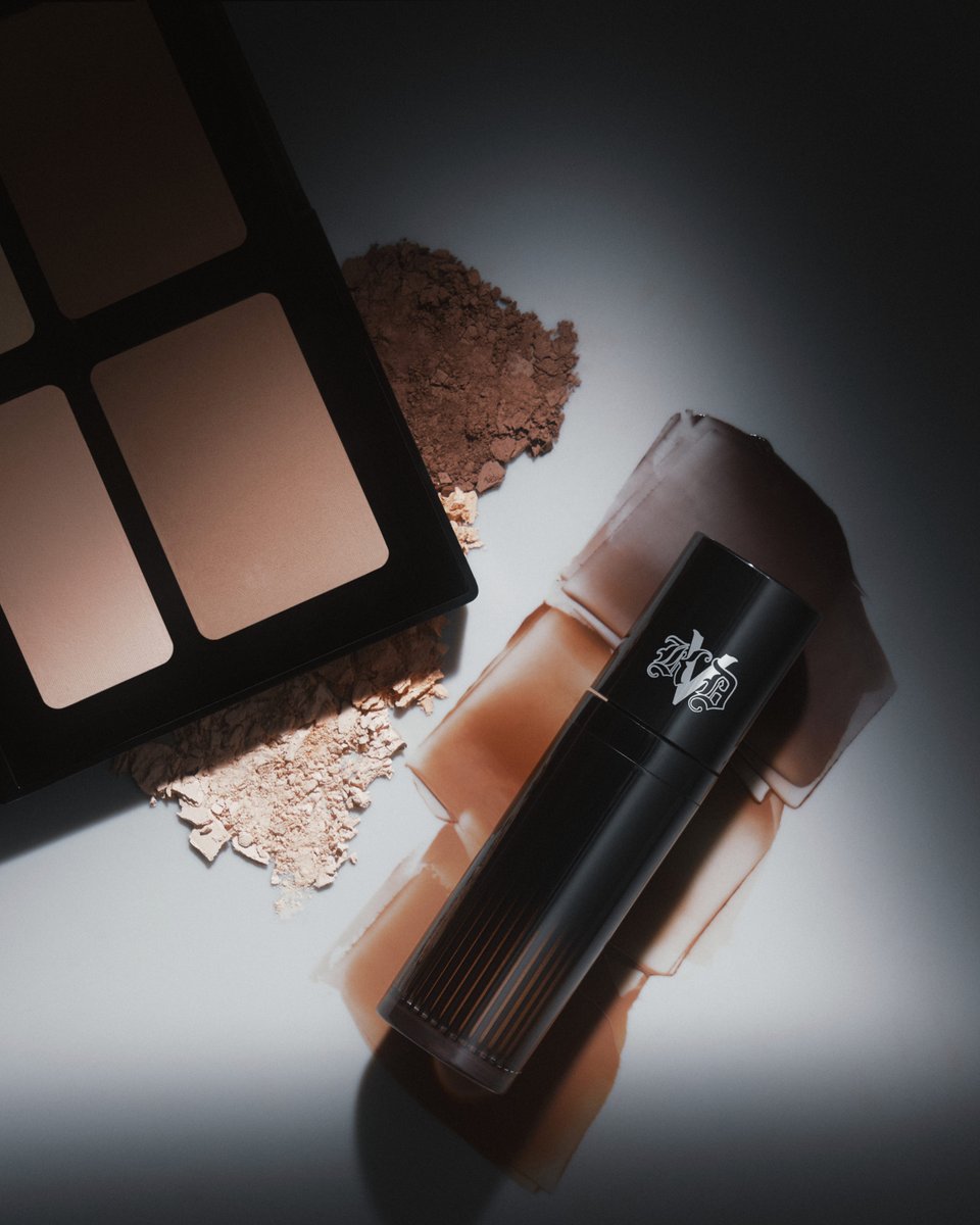 KVDBeauty's tweet photo. SCULPT WITH SHADOWS
SHADE + LIGHT CONTOUR PALETTE
+ MATTE POWDER TO QUICKLY CHISEL
+ 6 REFILLABLE PANS
MODCON LIQUID-GEL CONTOUR
+ HYDRATING, LIFELIKE DIMENSION
+ HIGH-CONTRAST PIGMENT IN AN INNOVATIVE GEL BASE
IN 8 BALANCED SHADES
#KVDBEAUTY #MODCONCONTOUR https://t.co/VBcA3ZkPdb