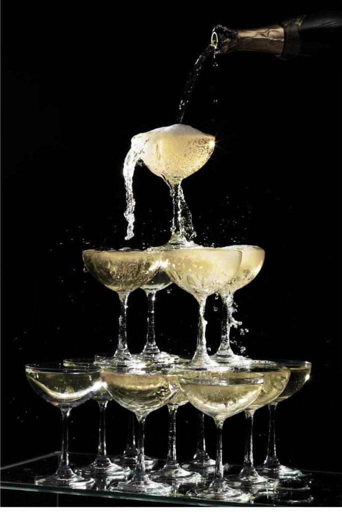 ConnyAndDeShire's tweet photo. #Mimicabbatti 
what a Difference a Phren Makes 
@SandWitchPress @SalonCurlinare  @mowleere @SpunSugarErr 
@FeligneAthletic 

You gotta go to the HeirLhoom.
Chichie can do 
Broderie Anglaise + Fine Champagne  with you. https://t.co/CYShmAjAVD