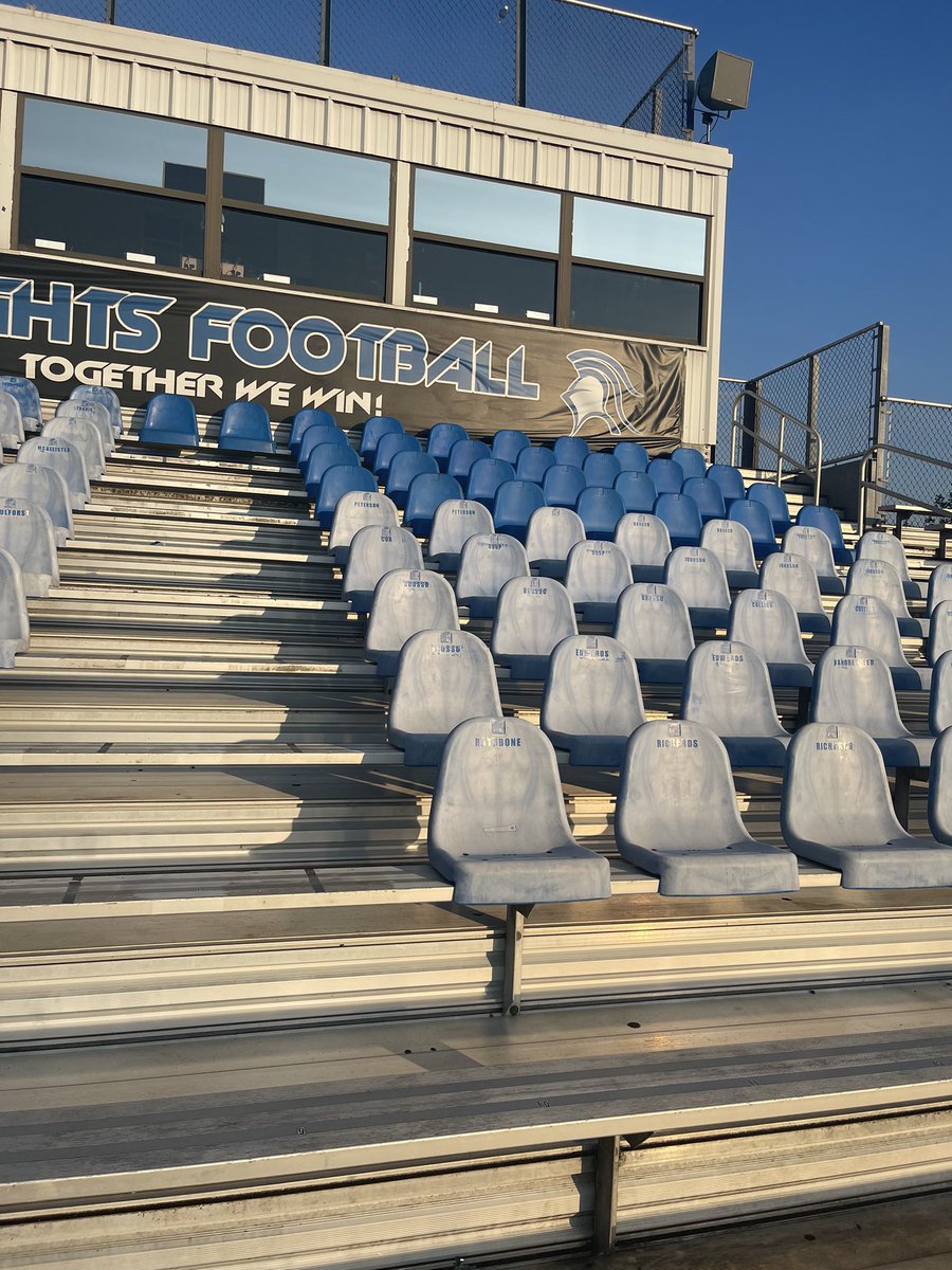 FootballNlhs's tweet photo. Before and after of the reserved seats https://t.co/420aBLAVcr