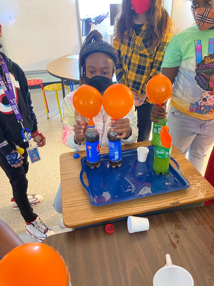 NicholeChaffee's tweet photo. Week 5 science experiment: which soda/pop has the most CO2? #sciencefun #whoknewnerdsworkedtoo #spoileralert #warmpepsiwon #spritelost https://t.co/Qq15QX9xh9