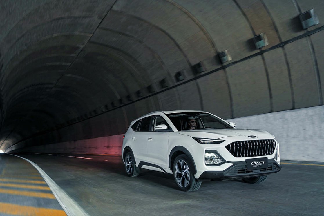 CarGlobe's tweet photo. #JAC lanza #Sei7 Pro 2022, su SUV para 6 pasajeros con 181 HP y 212 lb-pie de torque, 20 nuevos sistemas de asistencia a la conducción y un diseño muy vanguardista.
Llega a México en 2 versiones, precios: $539,000 y 589,000 pesos. #Preventa 26 agosto
#ExperienciaJAC #Sei7Pro2022 https://t.co/0ue5LJivrb