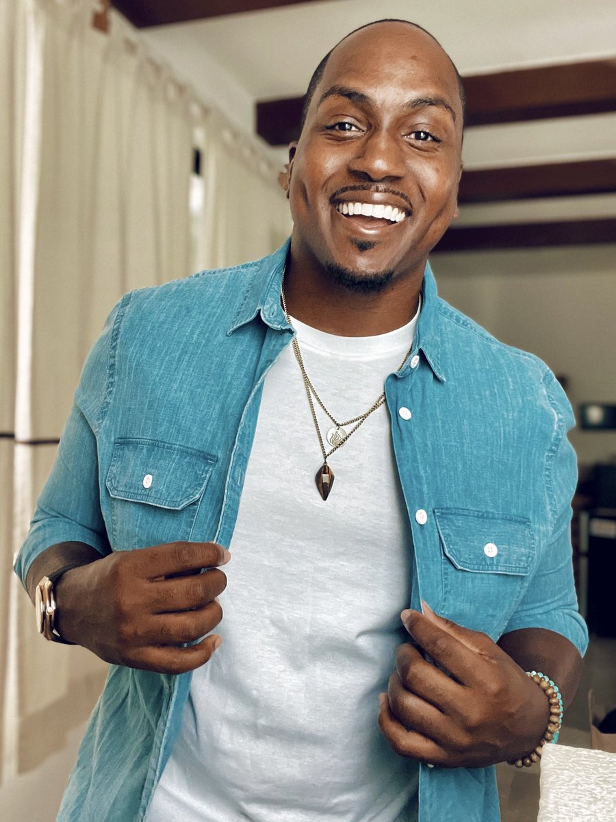 marcusmajors_'s tweet image. Been Exercising My Soul Lately: 💪🏾🧿
-Building Strength In Character
-Defining Beauty In Spiritual Growth
-Balancing Good Health In Moral Fiber

Thanks For The Shirt #expressmen 
#MMajors #inspiration #expressyourself #awakenyoursoul