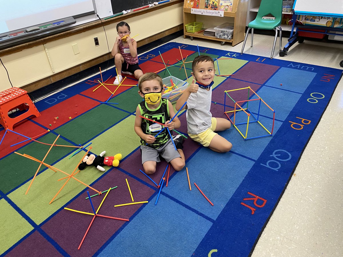 DrMPodestaMcD's tweet photo. These Putnam Valley KinderCampers are learning that school is a GREAT place to be!! @jluft1 @44natalie @JackieLevinePV @TChickery @PutnamValleyCSD https://t.co/NLJnpq8TZi