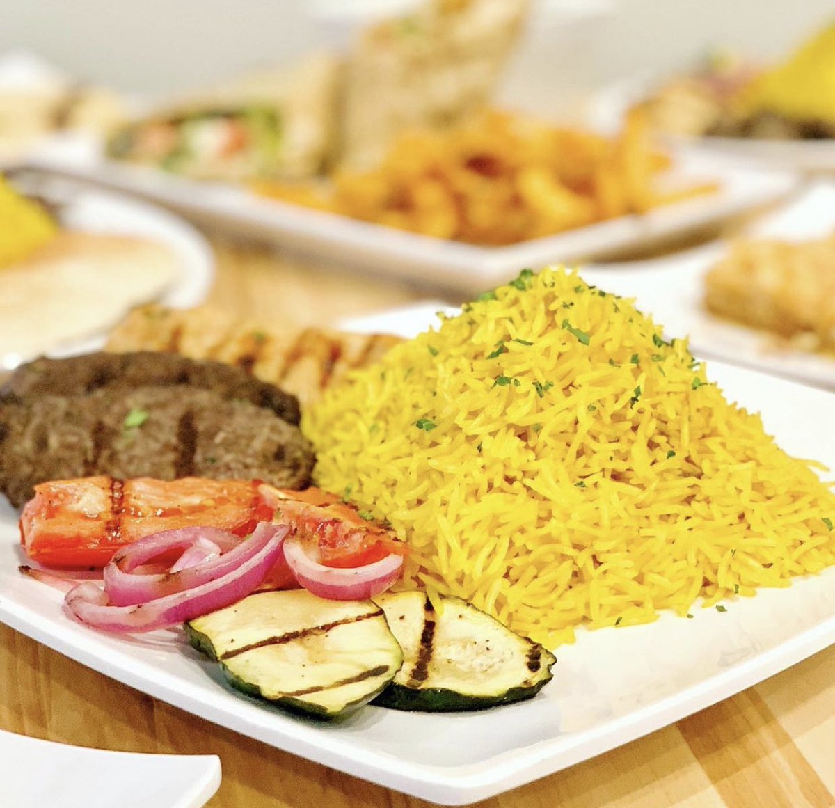 Have a delicious dinner with us! #pitaparlor
.
.
.
#pitaparlorlogansquare #pitaparlorchicago #pitaparlorcatering