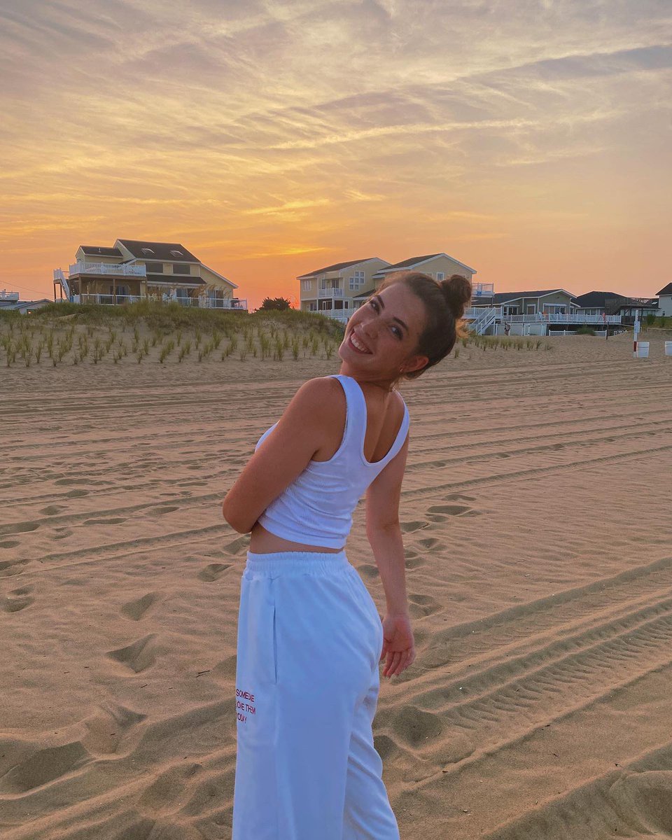 LexyBlair's tweet photo. ilysm https://t.co/tV6bvZE0SA