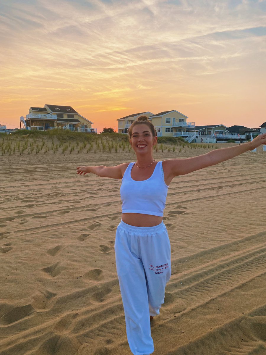 LexyBlair's tweet photo. ilysm https://t.co/tV6bvZE0SA