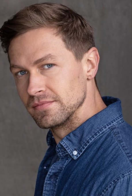 Watch Bishop RéMix's leaked NSFW photo on TwXstars