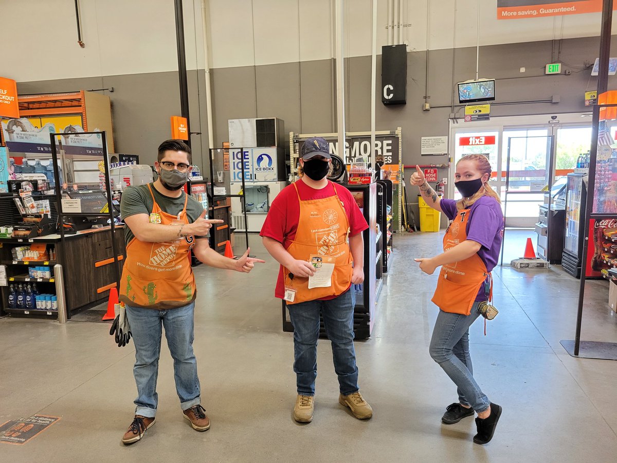 Sara Freas 🦋 tweet media