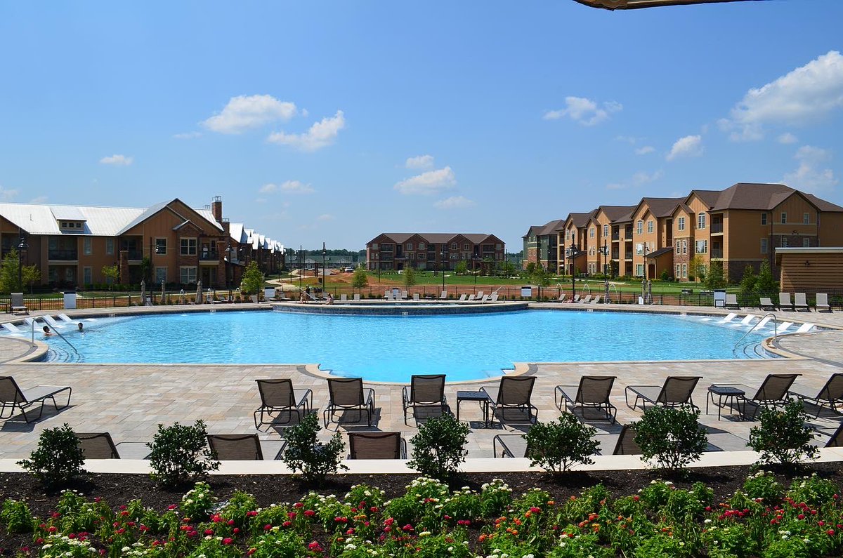 CoxPools_Bham's tweet image. We can’t decide which feature of the Hub is our favorite! What is yours?

Tile: Classic Tile Designs
Plaster: Super Blue Diamond Brite 
Coping: Hartstone
Engineer: LBYD 
GC: BL Bennett

#zeroentry #40footspa #itstimetoloveyourbackyard #letsgoswimming #coxpoolsbirmingham #pool