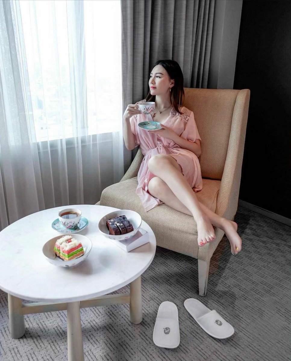 Open your eyes to a beautiful
Good morning
.
.
.
#goodmorning #GoodMorningTwitterWorld 
#morningvibes #grandmercurejktharmoni