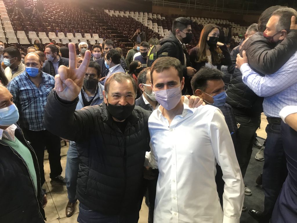 Acompañando como militante al compañero <a href="/EstradaEmiliano/">Emiliano Estrada</a> en su precandidatura a Diputado Nacional por #Salta.
Saludé en el acto a los ministros del Interior <a href="/wadodecorrido/">Wado de Pedro 🇦🇷</a>  y de Economía <a href="/Martin_M_Guzman/">Martín Guzmán</a>. 
La presencia de ambos marca la unidad que la Provincia de Salta necesita.