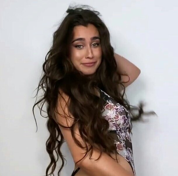 zackles_'s tweet photo. a carinha de quem matou o fandom todo do coração.... aí aí essa Lauren https://t.co/ICst4DMuMz