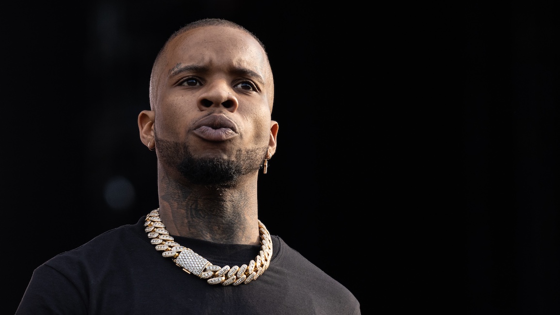 EBONY's tweet photo. #EBONYRundown for August 24th:
#ToryLanez Bail Increased After Violating Meg’s Restraining Order, and more - https://t.co/E5TS30jWRw https://t.co/cfPcbRf1h2