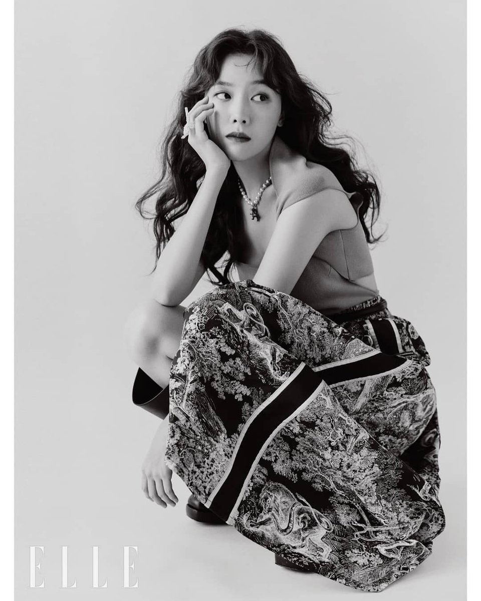 bangminahph's tweet photo. Dazzling Bang Minah for Elle Magazine September 2021 Issue! 💗😍 

#bangminah #girlsdayminah #방민아  #걸스데이 #ELLEKorea https://t.co/jN9nT1JmCJ