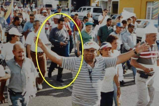 TrujilloRebeld's tweet photo. @rhm1947 #TrujilloNoVoTaPorUnTraidorAChavez  @trujillp1213 @CapitalTrujillo @GARV731 @Mov8Lewis @jorgerpsuv @rafaellacava10 @lahojilla 

Que opinión le dan ustedes a esto..? 
Sere breve: @dcabellor  Nos Traicionaste nos diste la espalda preferiste a un traidor q a tu pueblo q te defendio. https://t.co/cim1bQJpmd