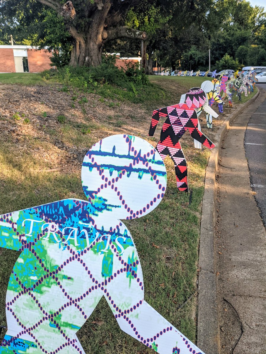 This art installation ('Naming') from Collin Kidder honors everyone who died from #TrafficViolence last year while walking in Memphis.  One figure for each of the 65 people. Humanizing the victims. Increasing awareness. Calming passing traffic. 👍👍