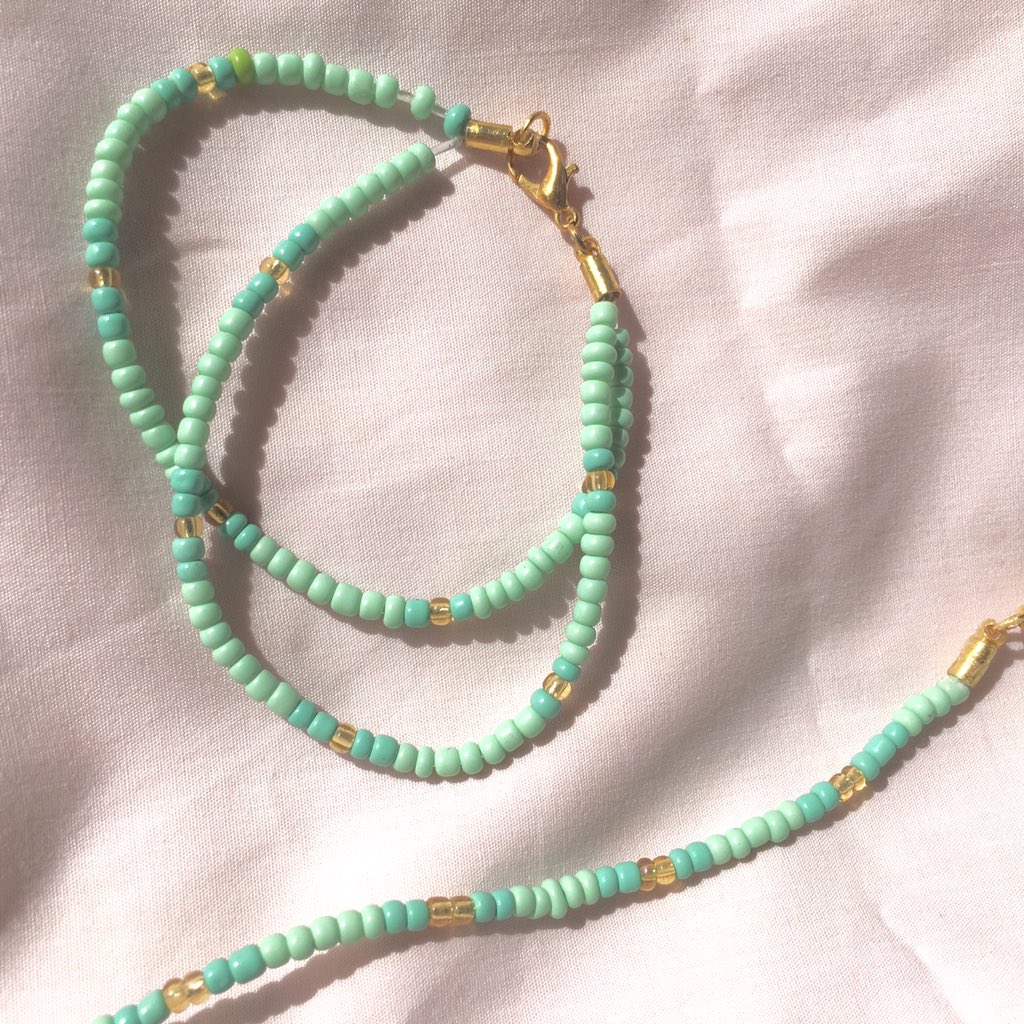 hunny_beeph's tweet photo. ✨IBIZA ✨
🐝Necklace only: 125 php
🐝Bracelet only: 85 php
🐝Full set: 200 php 

Avail yours now!🐝💛
#gensanbased #gensanonlineshop #gensanbeads #beadsnecklace #beadsph #beadsbracelet #beads https://t.co/YDNI6TSszp