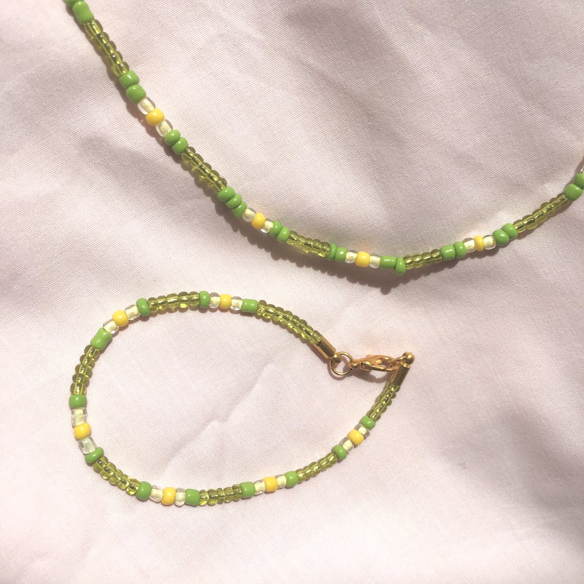 hunny_beeph's tweet photo. ✨FOLIAGE ✨
🐝Necklace only: 125 php
🐝Bracelet only: 50 php
🐝Full set: 150 php 

Avail yours now!🐝💛
#gensanbased #gensanonlineshop #gensanbeads #beadsnecklace #beadsph #beadsbracelet #beads https://t.co/taj0lRXx2q