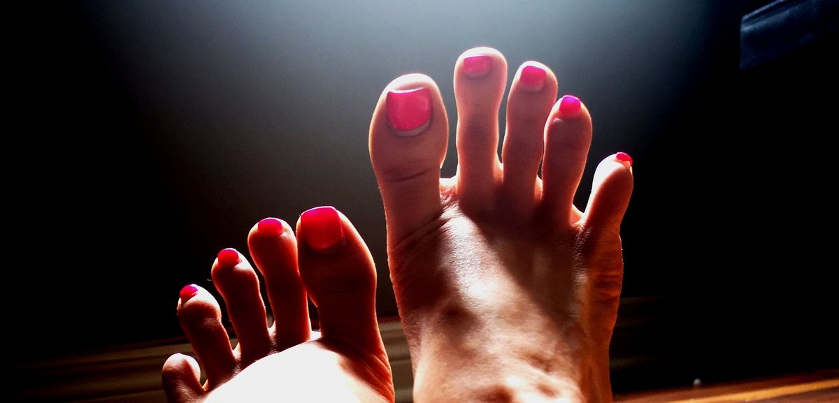 smfeetfet's tweet photo. @pedipalace Holy Pink Pedi Footies https://t.co/9ZoTlyeFfC