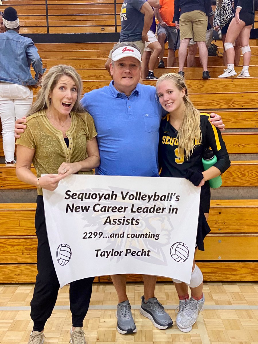 hpecht's tweet photo. @taylorpecht We are proud of you!! #PECHTrhymeswithfaith @stacy_pecht @PechtColeman @collier_pecht https://t.co/zEvK8D2XGt