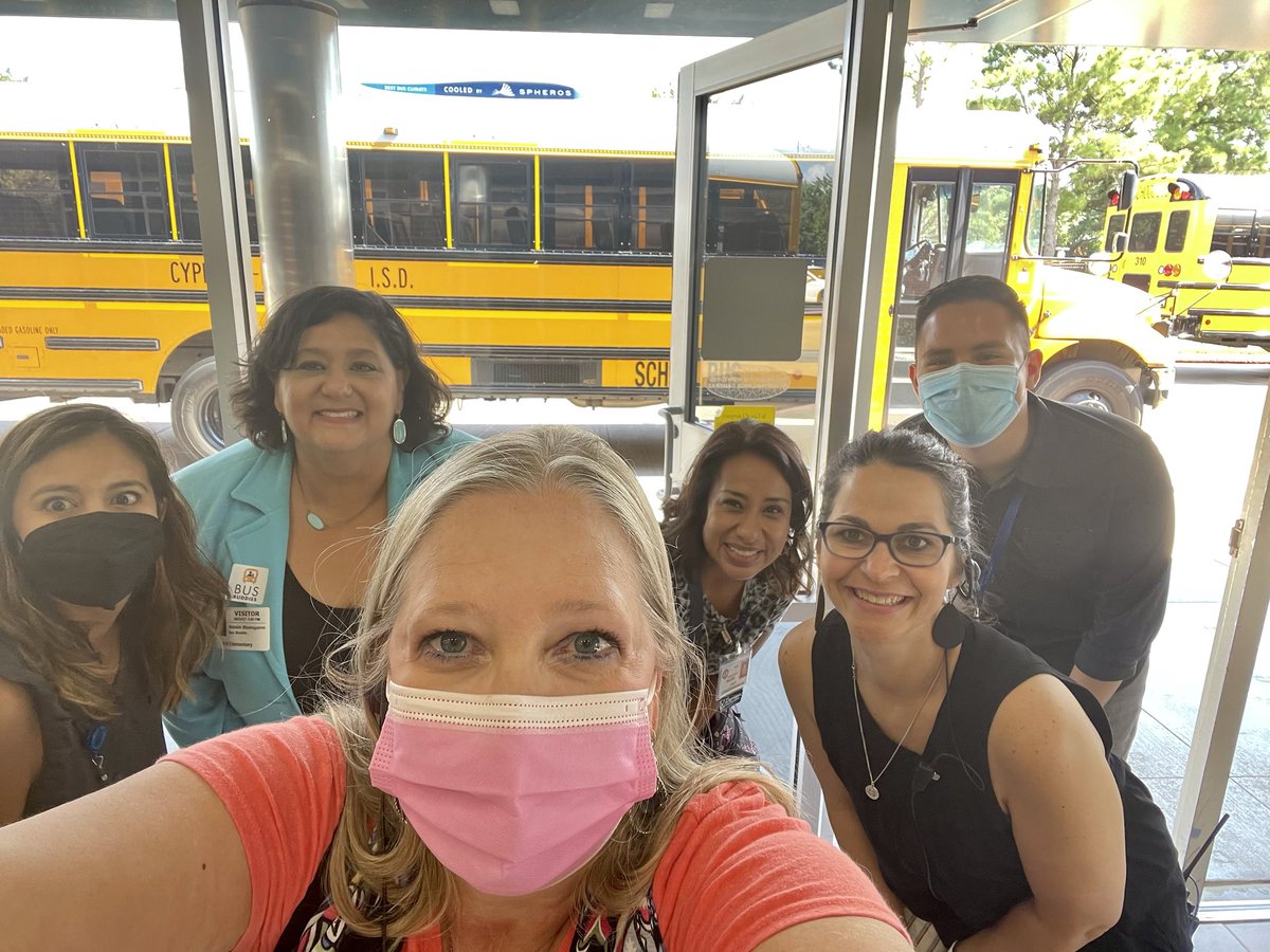 susanblowey's tweet photo. We love the support from our #BusBuddy β¦@KirkElementaryβ© this afternoon! #kirkroar #ExpeditionKirk β¦@CyFairISDβ© β¦@CFISDbusβ© https://t.co/5WsJFEd3Tt