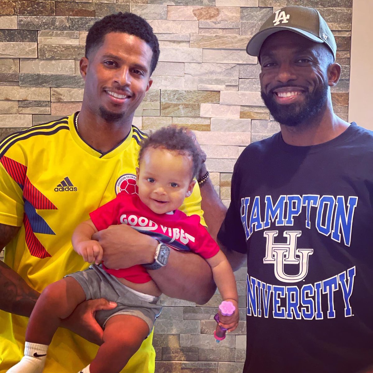 DavidHunterJr's tweet photo. REST &amp; RESTORATION

Can’t pour out if you don’t pour in first.

DC and Philly, thank your for always pouring into me. Been out West 13 years but we never forgot where we came from. 

Needed this more than you know. 🙏🏾❤️

#DCchillin
#PhillyPhilly https://t.co/X2S60ArOFd