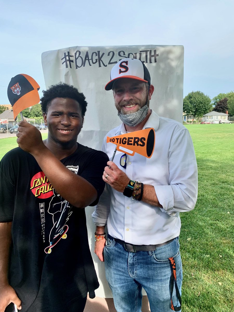 mr_stringer's tweet photo. Great night, welcoming our freshmen to @SouthHighMpls! #HereWeGo #back2south https://t.co/0CONX1ddY9