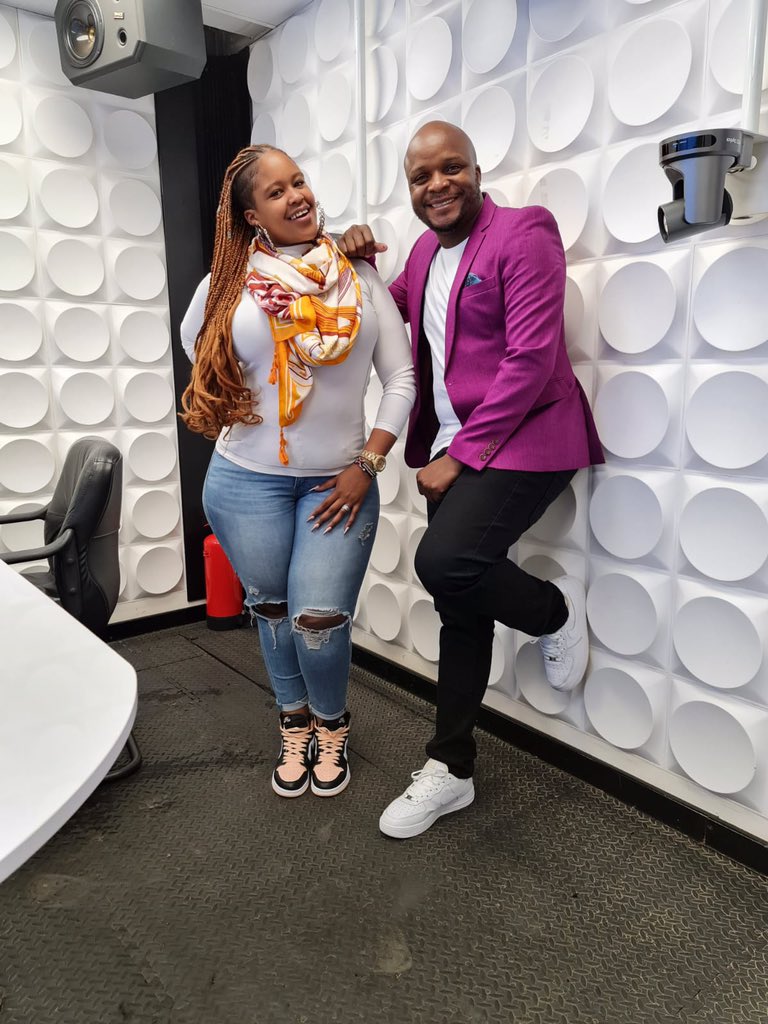 Kiss100kenya's tweet photo. Good morning beautiful people 🥰🥰! @KameneGoro and @ThisIsJalas are on your airwaves right now 😁🤩. Where are you kissing from💋 #KameneAndJalas https://t.co/LxFNnMEZit