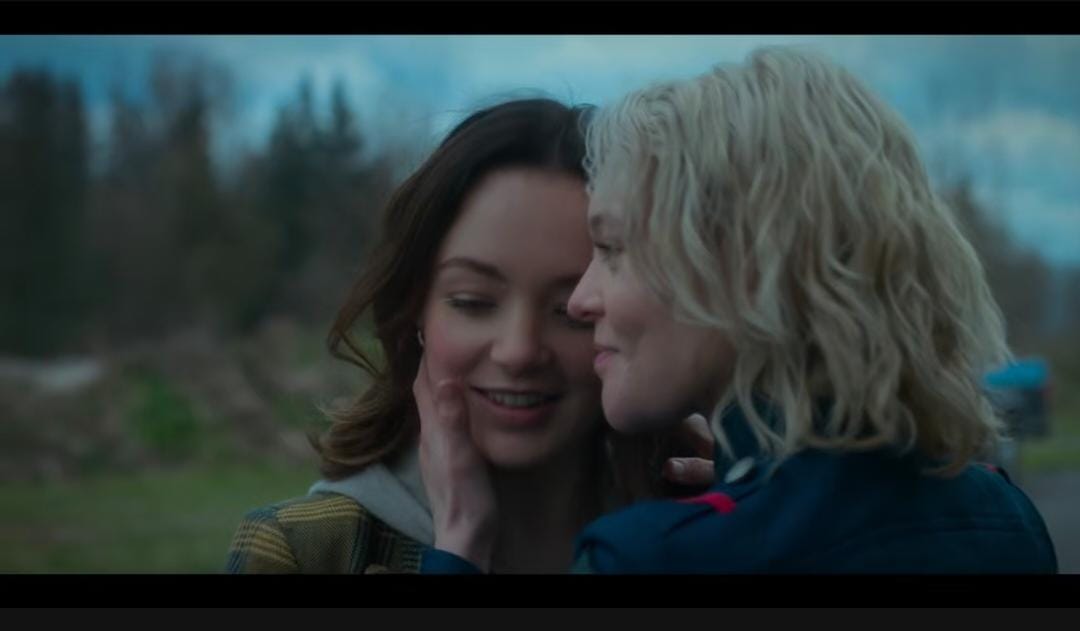 infinitoenvida's tweet photo. Que final de temporada🤯, se sufrió tanto con las muertes, pero el final con nuestras #Raylla juntas 💕🥰😍. 
Es mucho pedir la tercera temporada ya🤭. 
Y por supuesto #SaveFortSalem 
#MotherlandFortSalem https://t.co/tZKI3j35t4