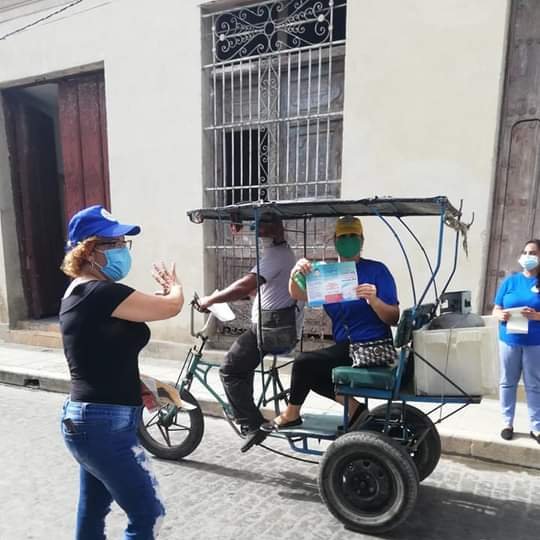 El pueblo colabora y el bien que se siente es el mejor regalo❤❗Especialistas👉#ProSaludCamagüey con acciones de promoción de salud para la prevención y control👉#COVID19👉#Camagüey en saludo al #Aniversario61FMC #23DeAgosto
#CubaPorLaVida❤🇨🇺