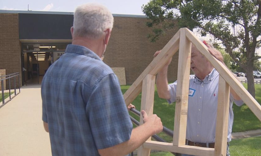 Petes_Classroom's tweet photo. KCNC-TV (Denver): "Colo. Teacher's Math Program Goes Nationwide"
https://t.co/2OvXP11v5t
#elemmathchat #k6math https://t.co/o4yiZbKAv1