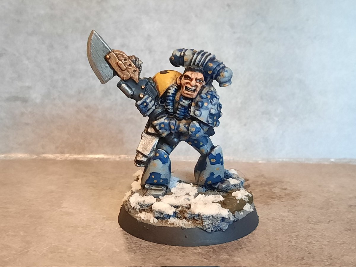 LegionsLittle's tweet photo. A little diversion. Another retro 1988 space marine this time painted as an Executioner. #roguetrader #40K #warhamner #oldhammer #WarhammerCommunity #warhammer40k #gamesworkshop #PaintingWarhammer #spacemarines https://t.co/Dw2dXVQqFT