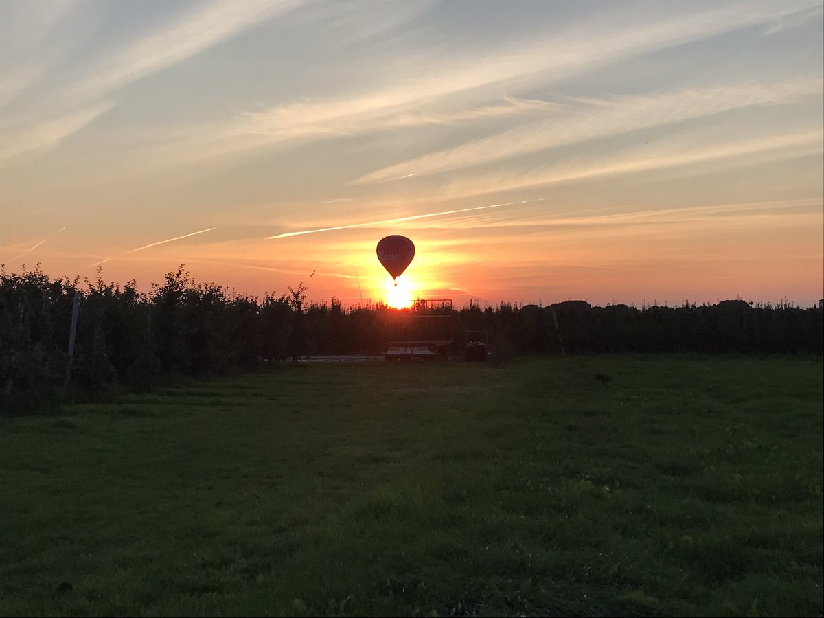 robpolman's tweet photo. @meesballon Paar mooie foto’s in volgens mij jullie ballon https://t.co/BDVGcNufTI