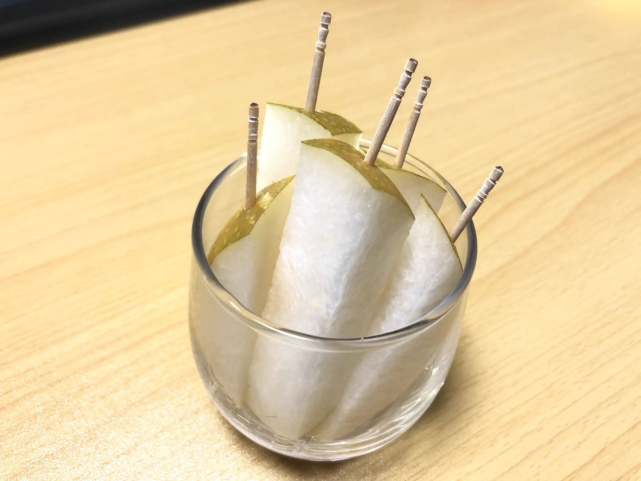 これは覚えておきたい！とっても食べやすそうな、梨の切り方が話題に！
